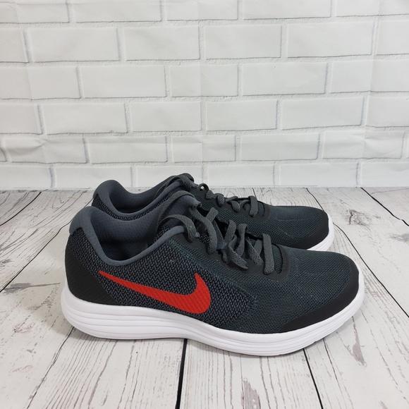 nike running revolution 3